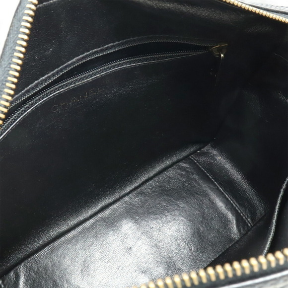 CHANEL Black Leather Shoulder Bag - Picture 7 of 10